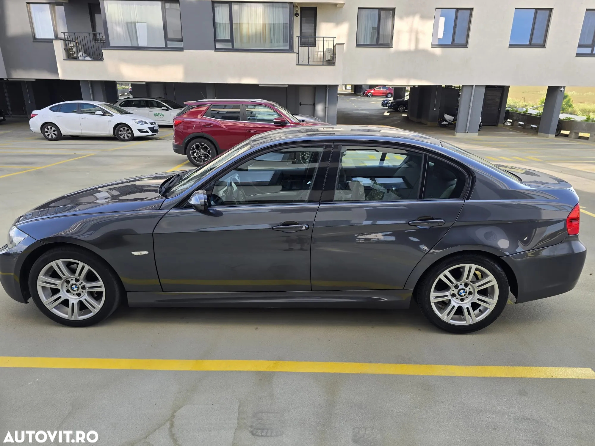 BMW Seria 3 318i Touring - 2