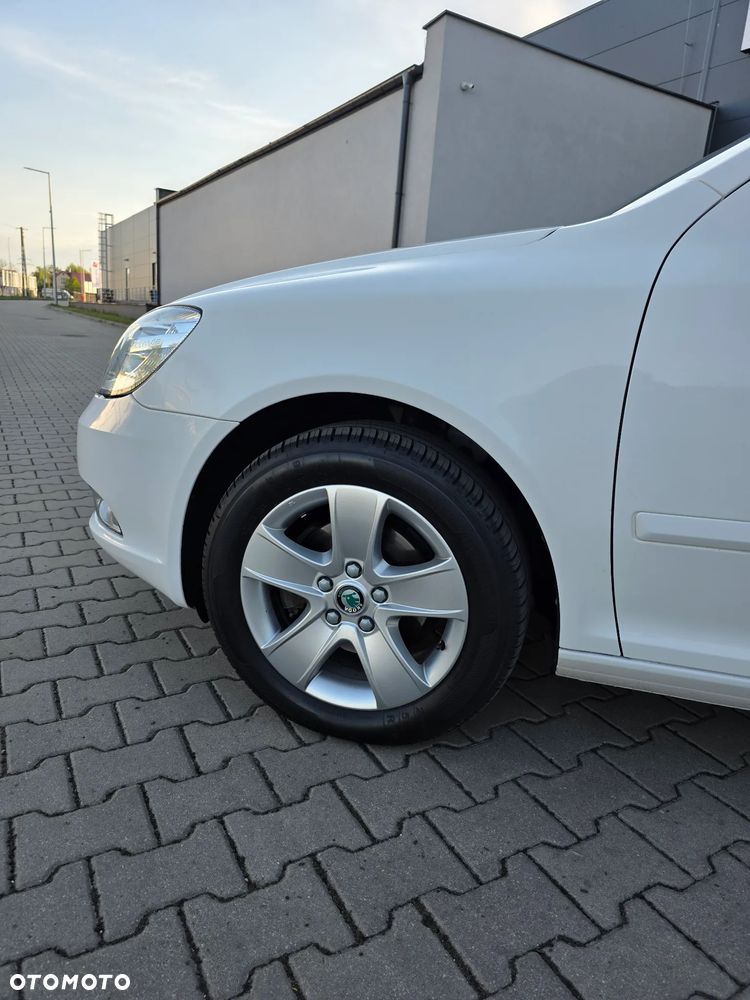 Skoda Octavia 1.6 Elegance - 11