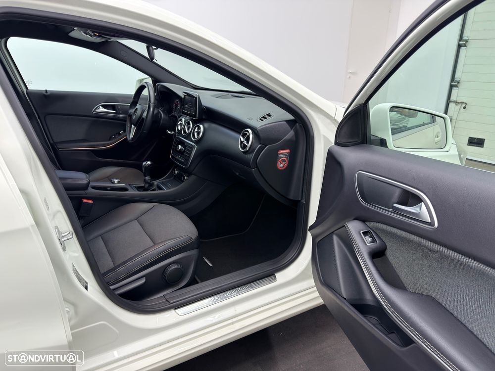 Mercedes-Benz A 180 d BlueEFFICIENCY Edition - 18