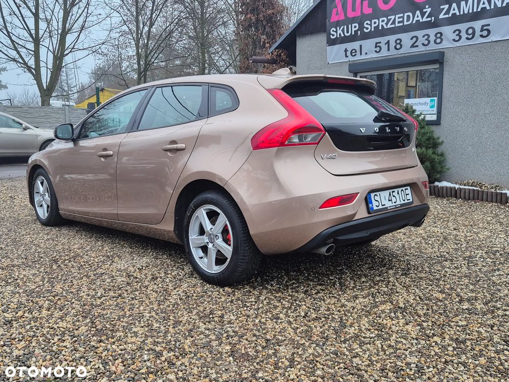 Volvo V40 D3 Momentum - 23