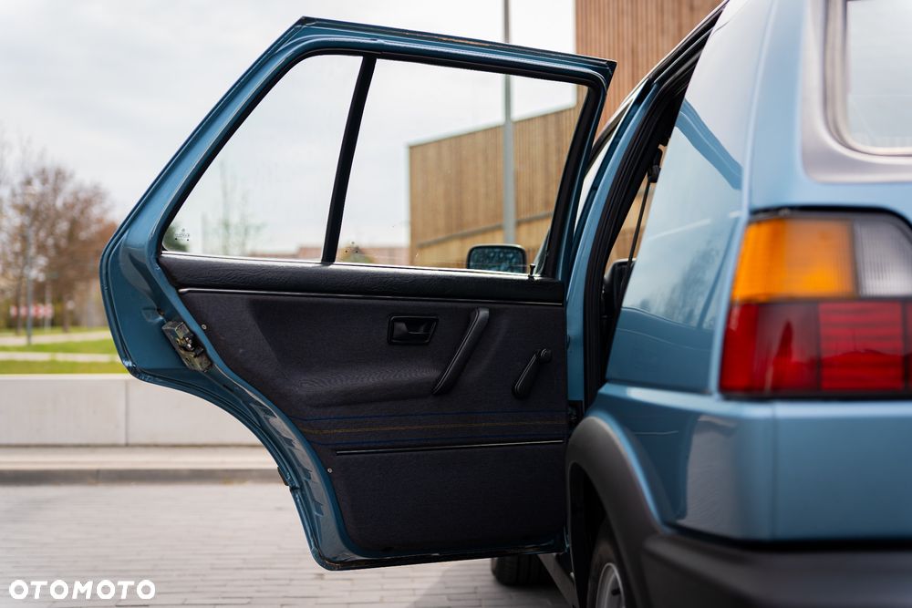 Volkswagen Golf - 13