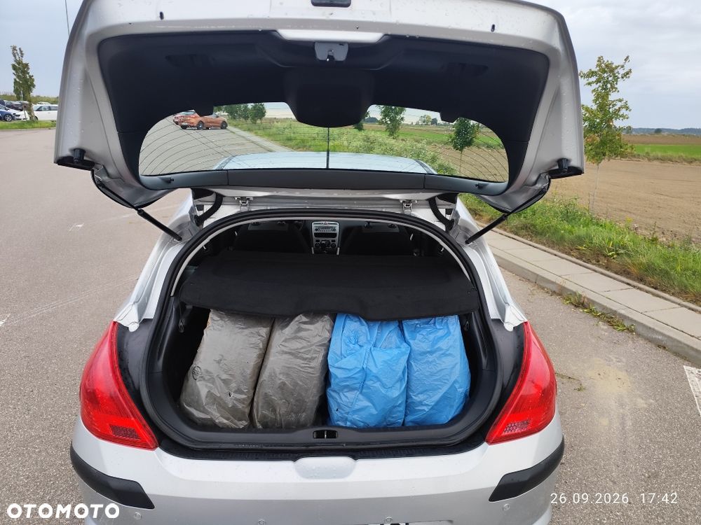Peugeot 308 - 8