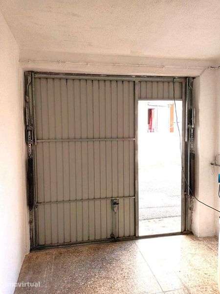 Garagem com porta para a rua - Algueirão - Grande imagem: 5/5