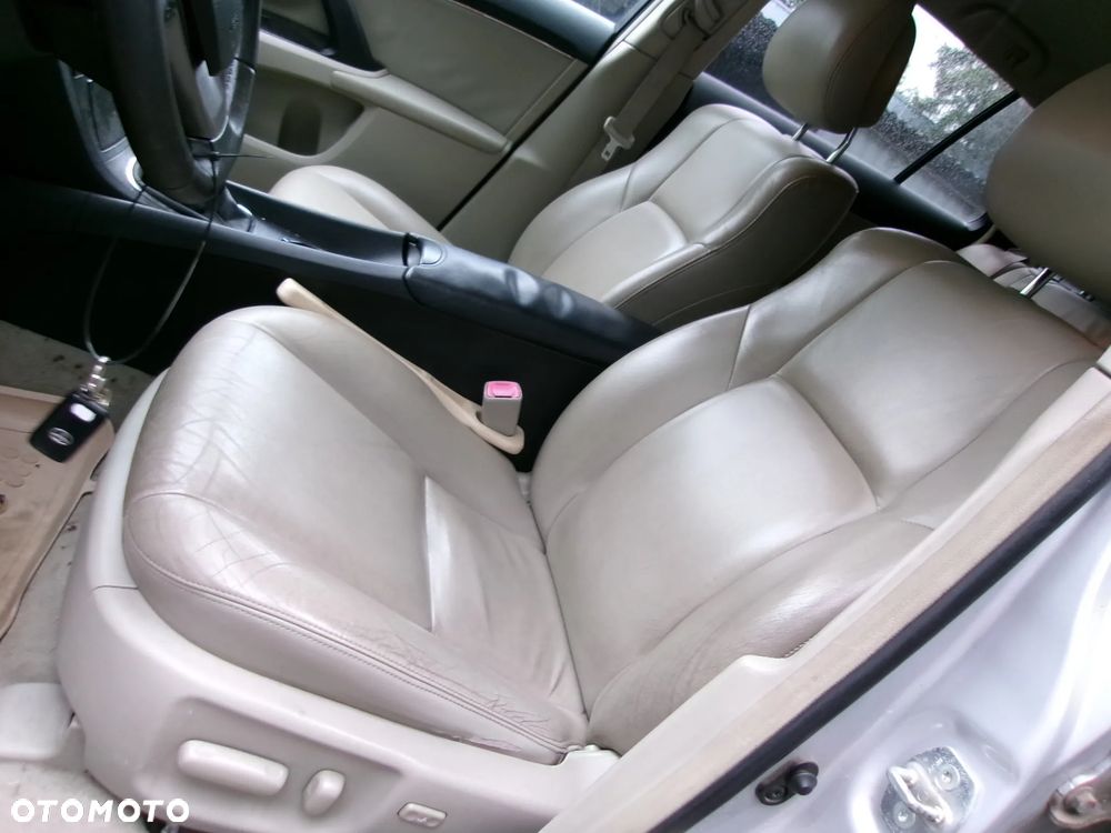 FOTELE  KOMPL. TOYOTA AVENSIS T27 09-18  SKÓRA SKÓRZANE - 1