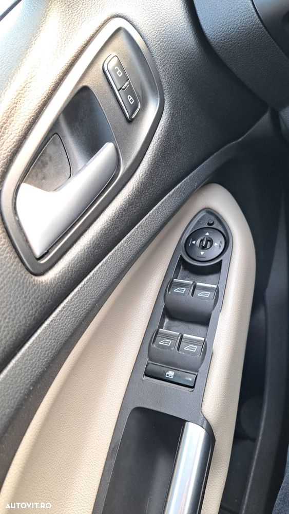 Ford Kuga 2.0 TDCi 4WD Powershift Titanium - 14