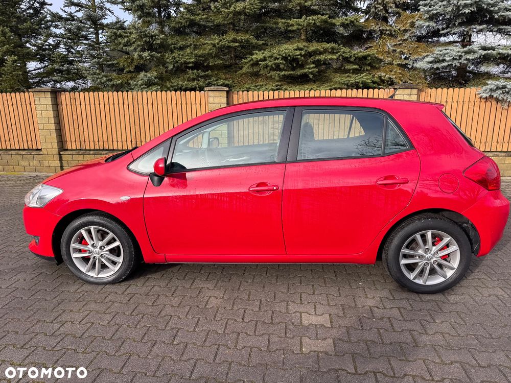 Toyota Auris - 1