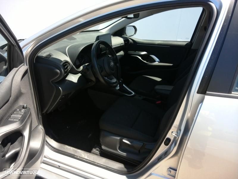 Toyota Yaris — fotografia 9