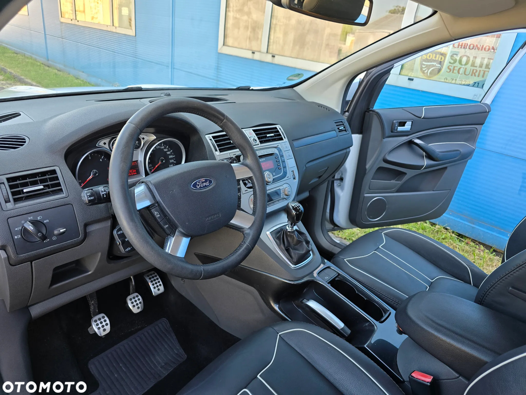 Ford Kuga 2.0 TDCi 2x4 Titanium - 3