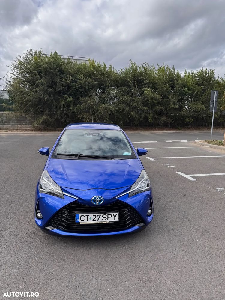 Toyota Yaris 1.5 VVT-i HSD Luna - 1