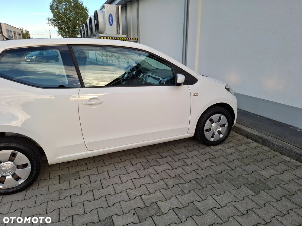 Volkswagen up! United - 13