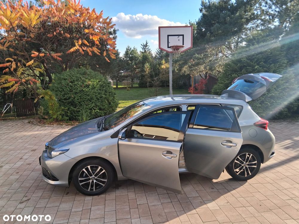 Toyota Auris 2016 photo 5