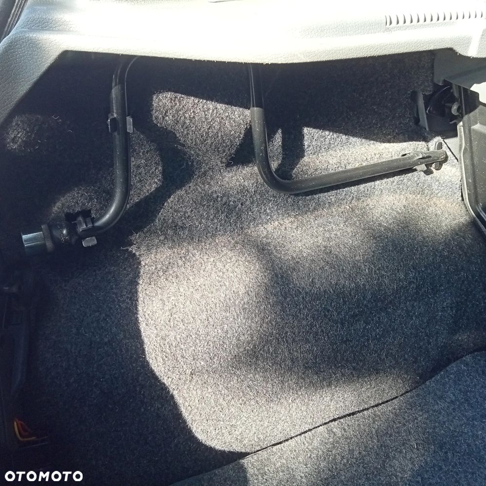 Renault Clio - 32