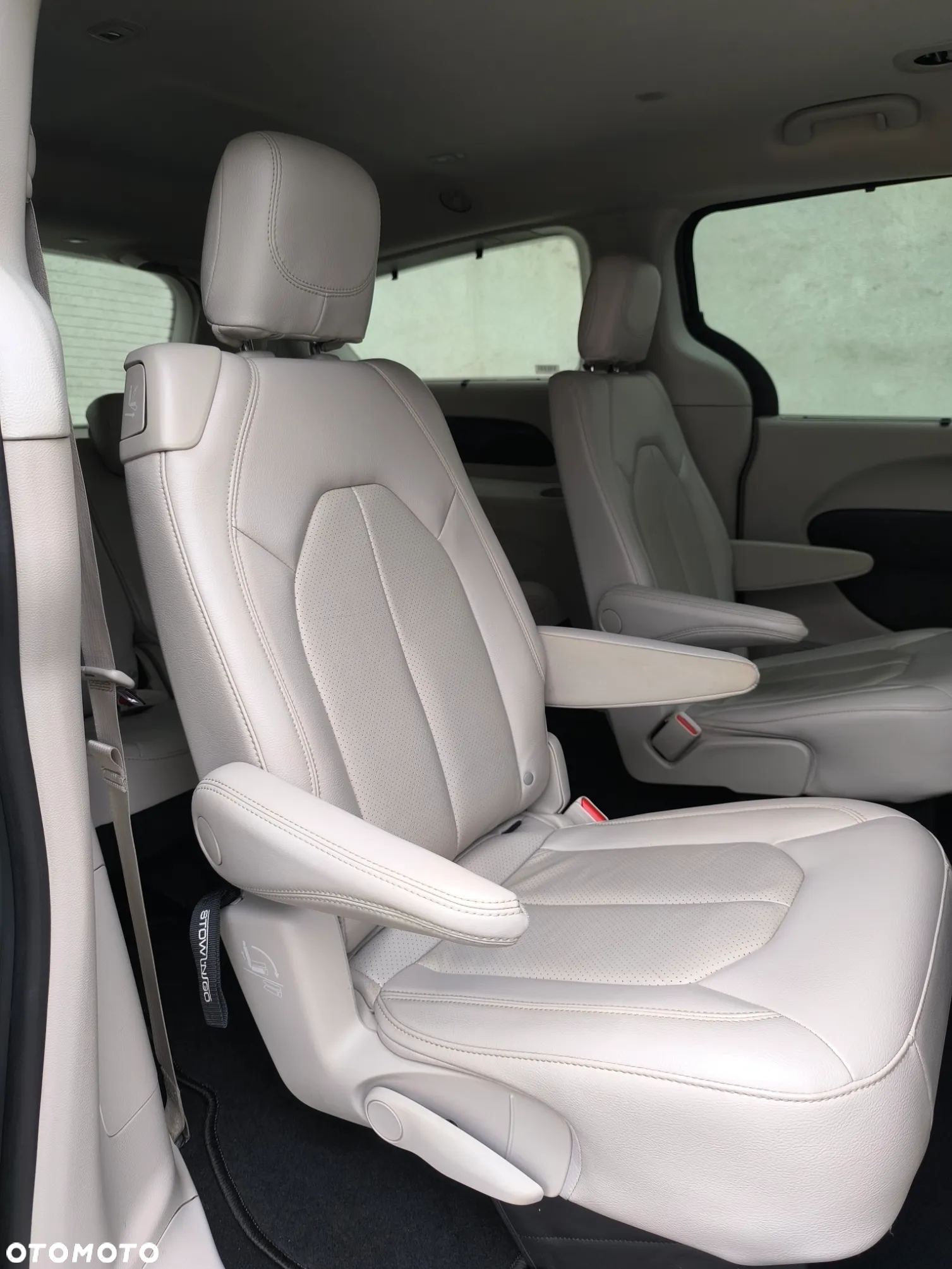 Chrysler Pacifica - 20