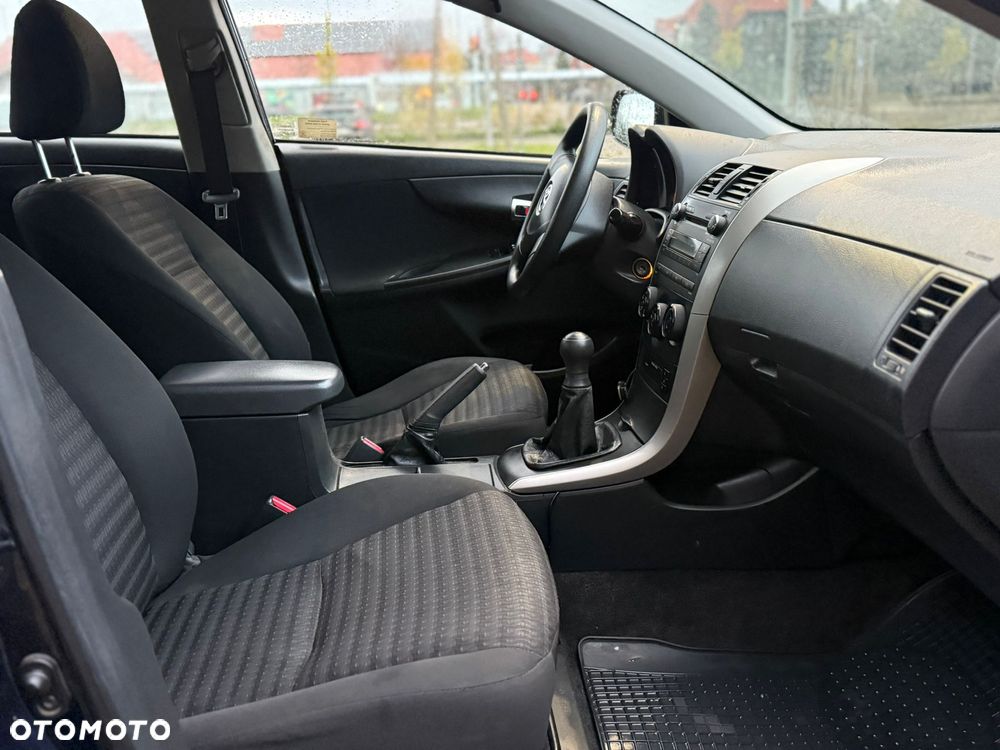 Toyota Corolla 1.6 VVT-i Dynamic - 21