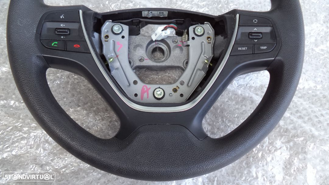 Volante  com comandos Hyundai i 20 ano 2016 muito bom estado - 3