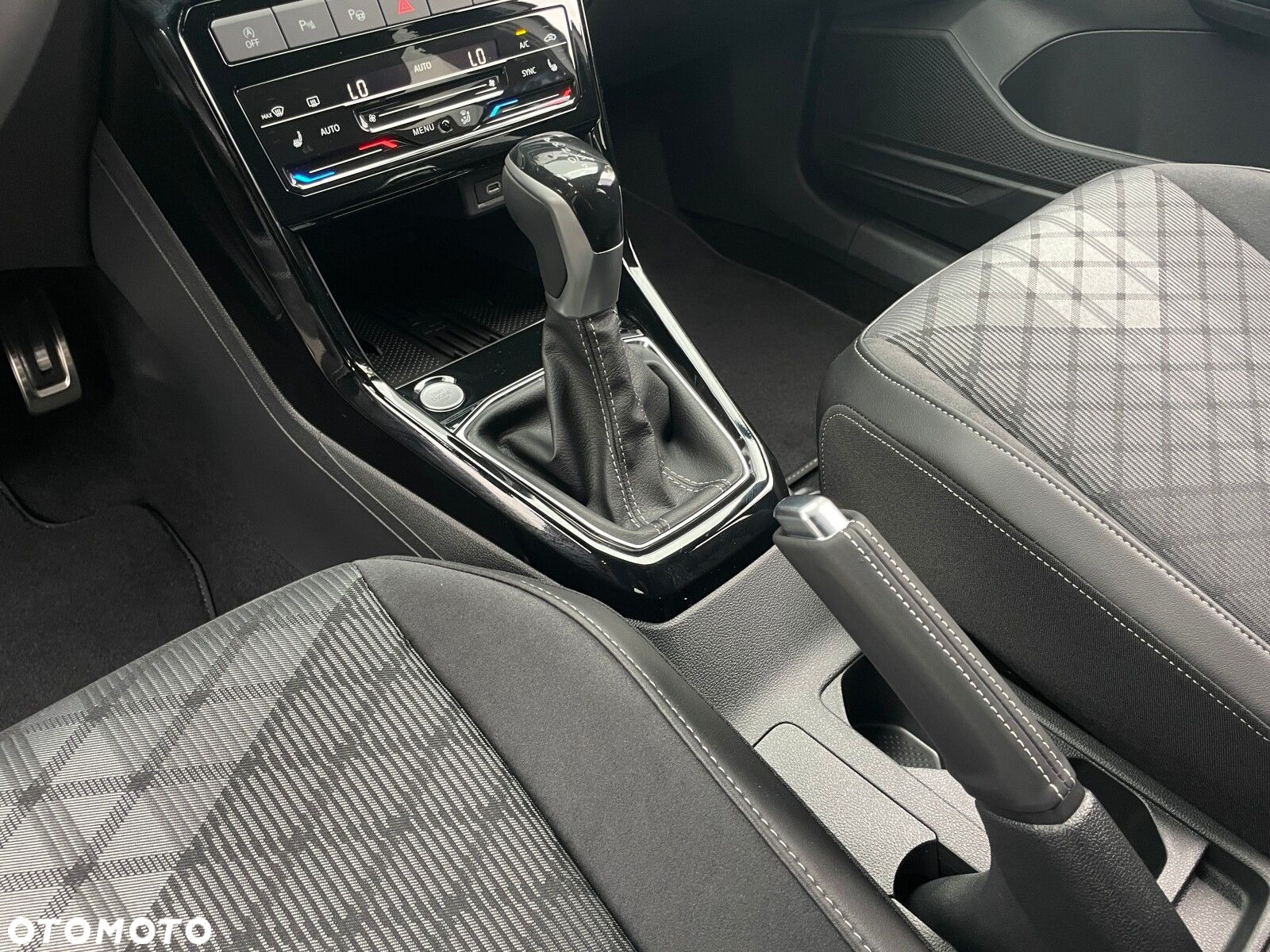 Volkswagen T-Cross 1.5 TSI ACT R-Line Plus DSG - 25