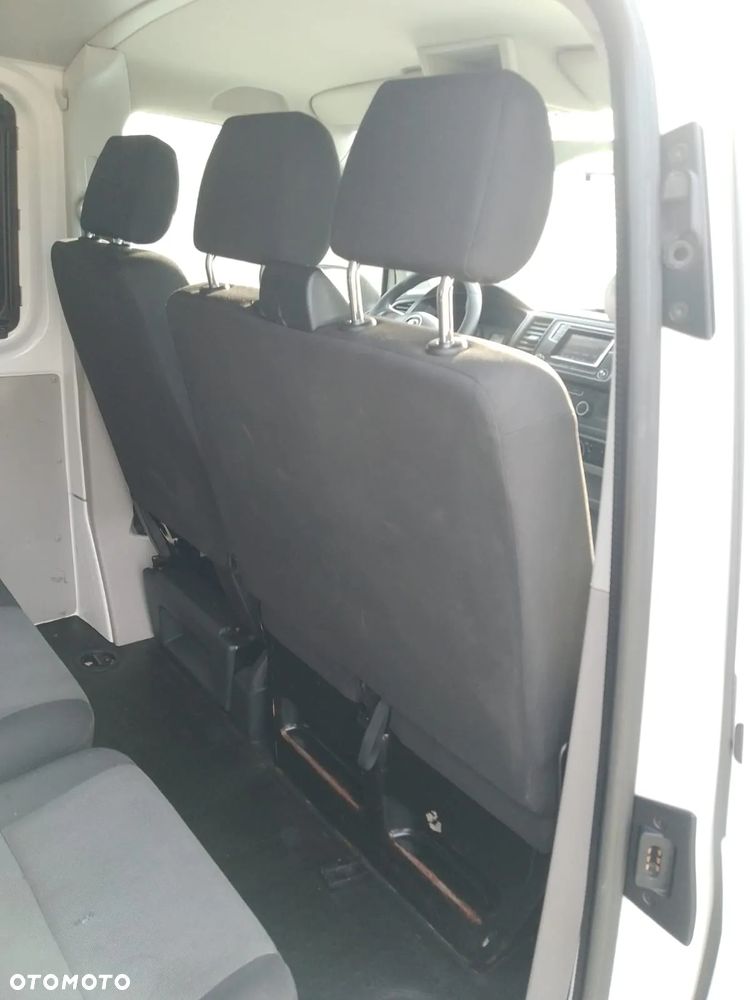 Volkswagen Transporter - 12