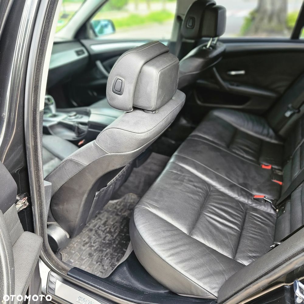 BMW Seria 5 523i Edition Exclusive - 17
