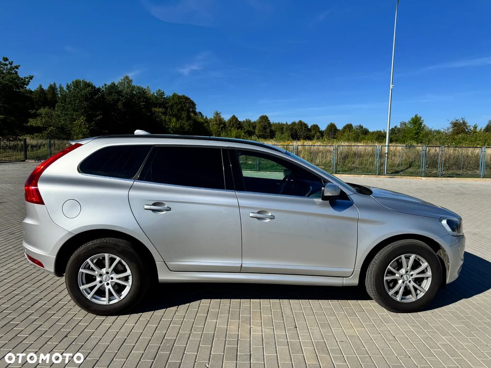 Volvo XC 60 D4 Drive-E Momentum - 4