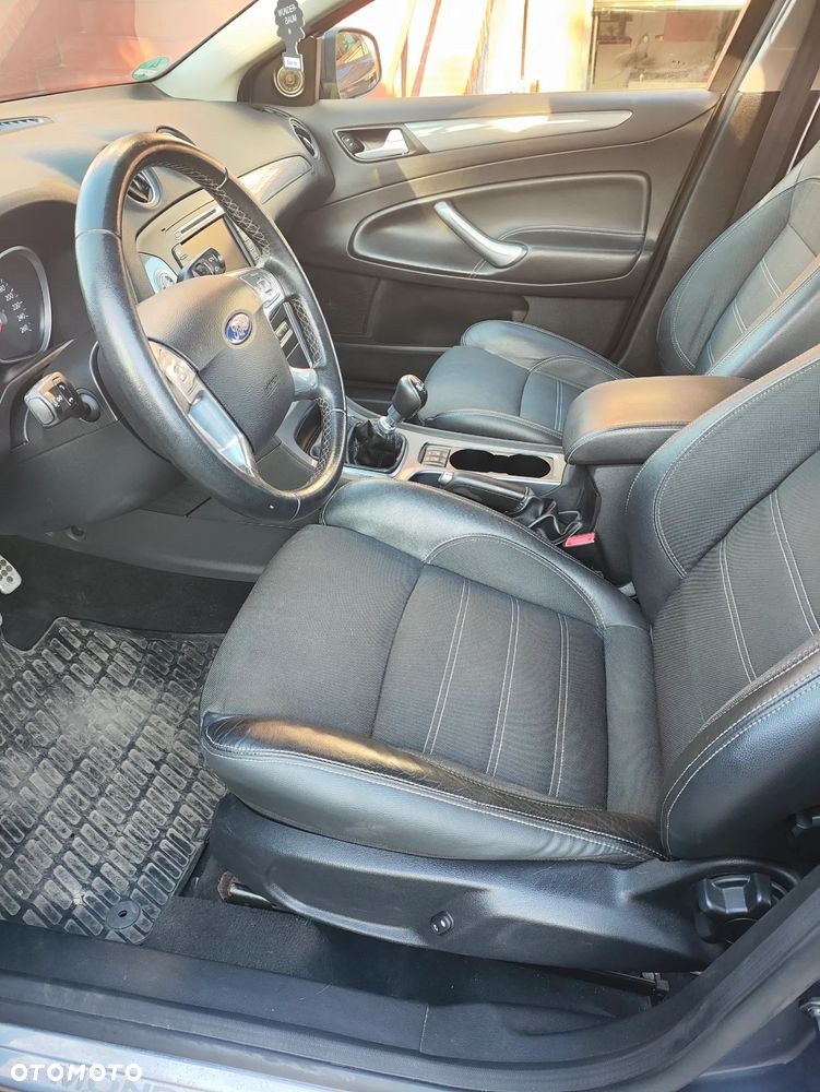 Ford Mondeo 2.0 TDCi Champions Edition - 13