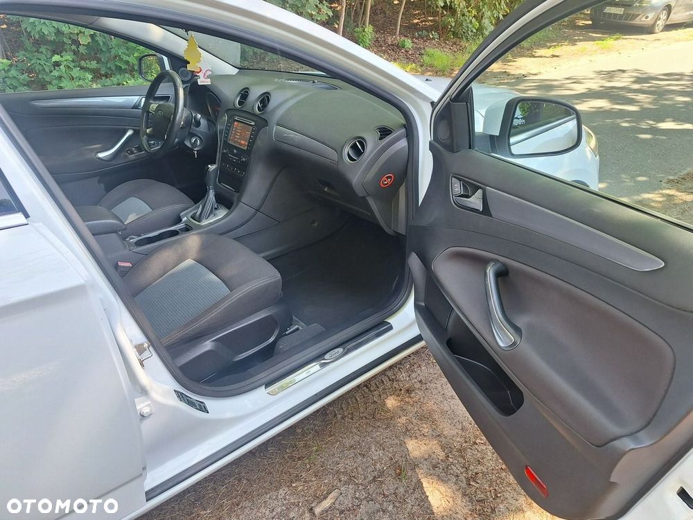Ford Mondeo 2.0 TDCi Titanium - 16