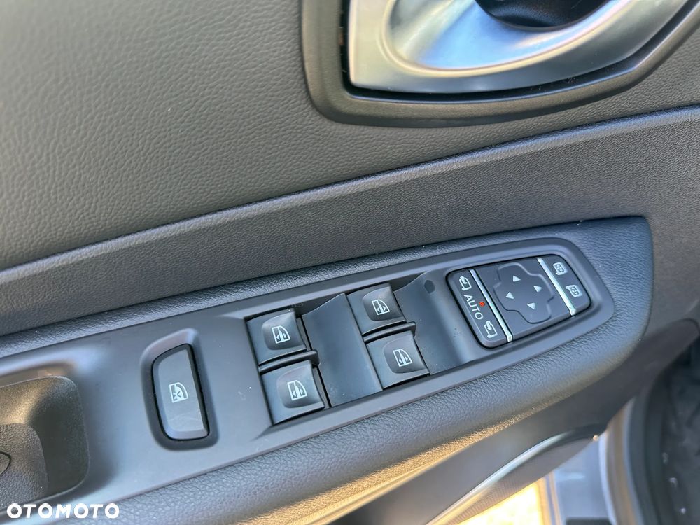 Renault Captur 1.2 Energy TCe Night&Day EDC - 25