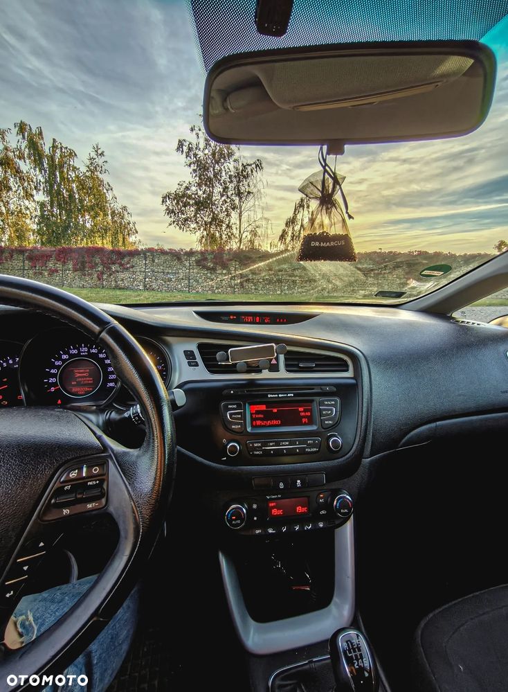 Kia Ceed - 13