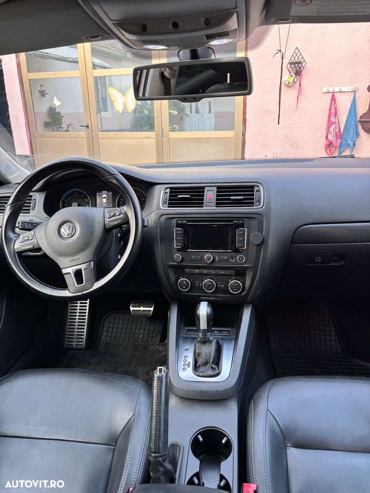 Volkswagen Jetta - 7