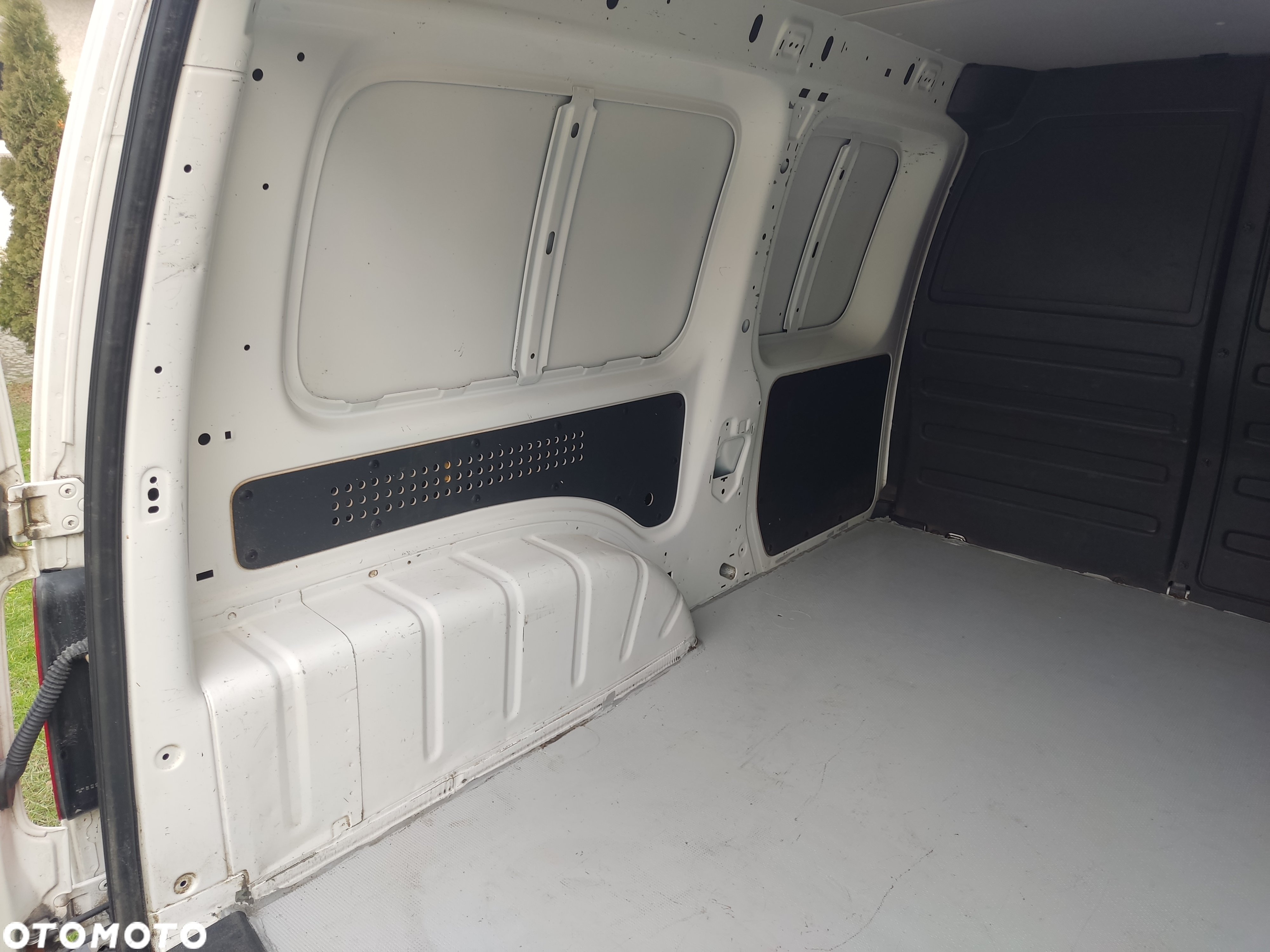 Volkswagen Caddy Maxi - 14
