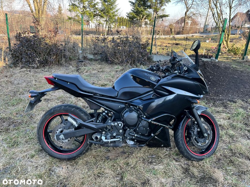Yamaha XJ - 6