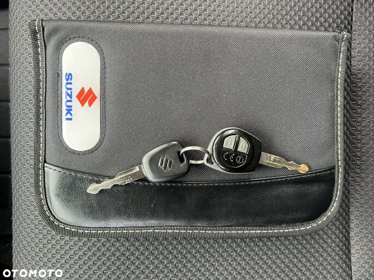 Suzuki Ignis - 31