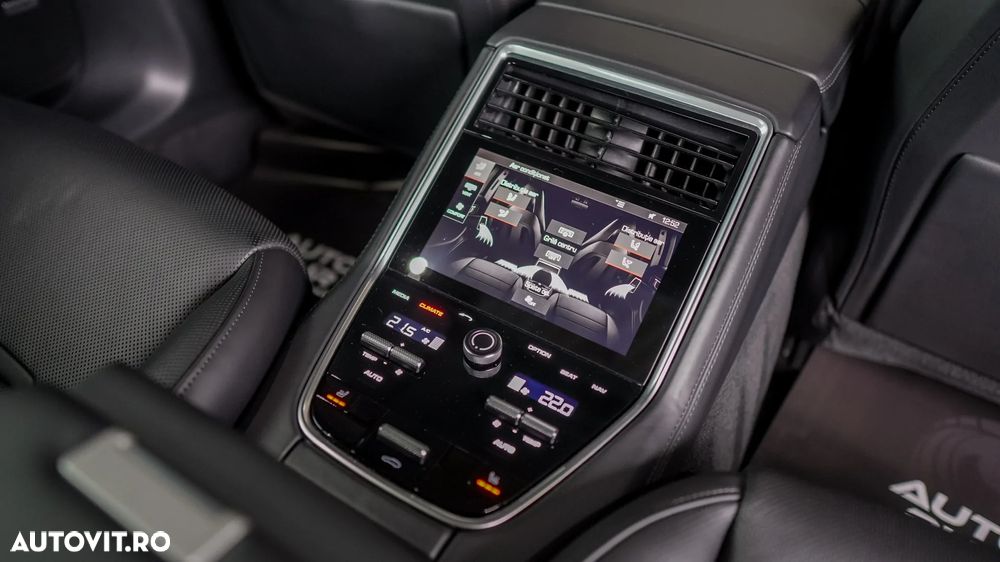 Porsche Panamera 4 E-Hybrid - 40