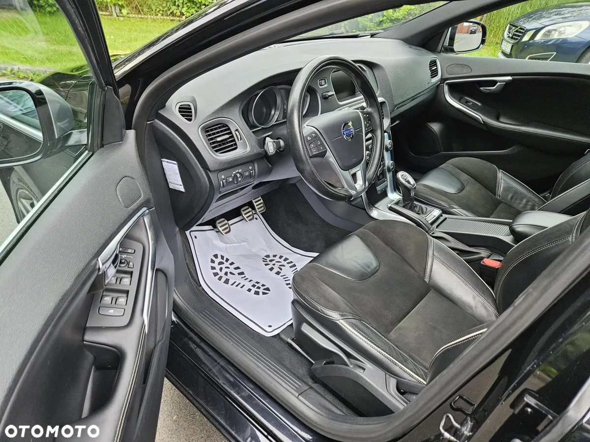 Volvo V40 D2 R-Design - 15