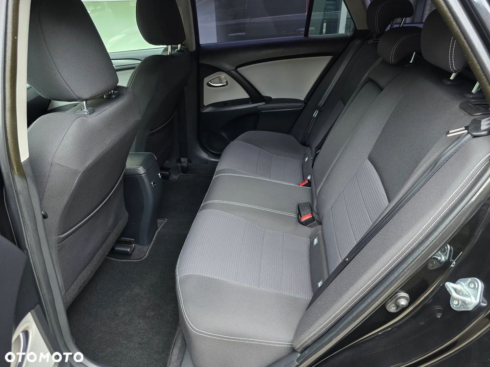 Toyota Avensis - 20