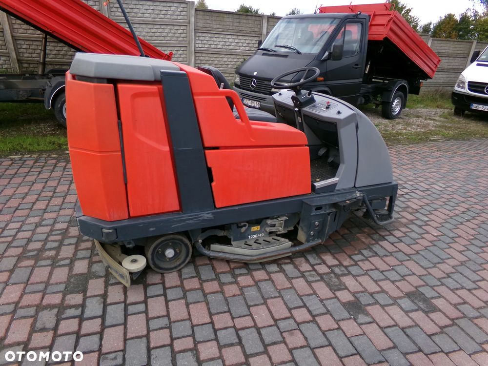 Hako hako scrubmaster b310r zamiatarko szczotkarka myjąca - 1