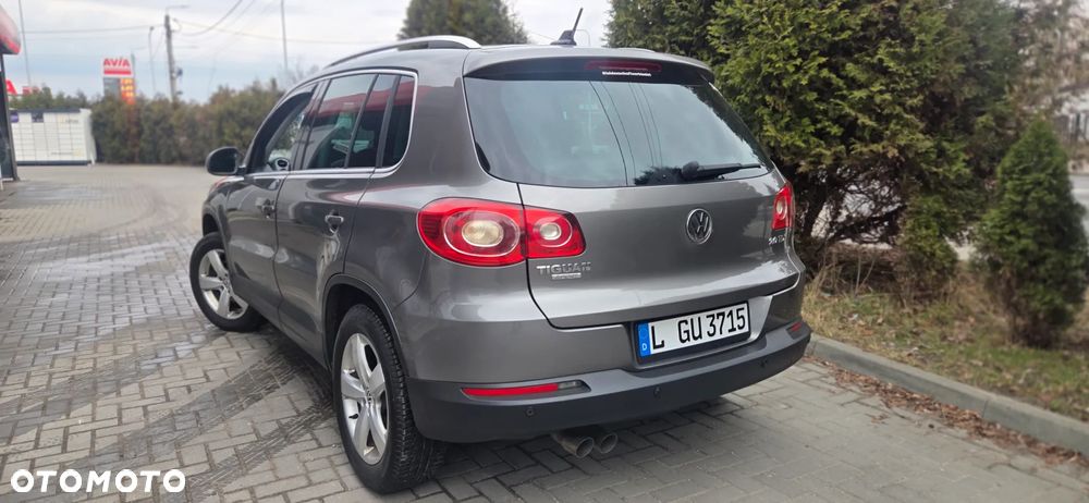 Volkswagen Tiguan 2.0 TDI DPF BlueMotion Technology Exclusive - 10