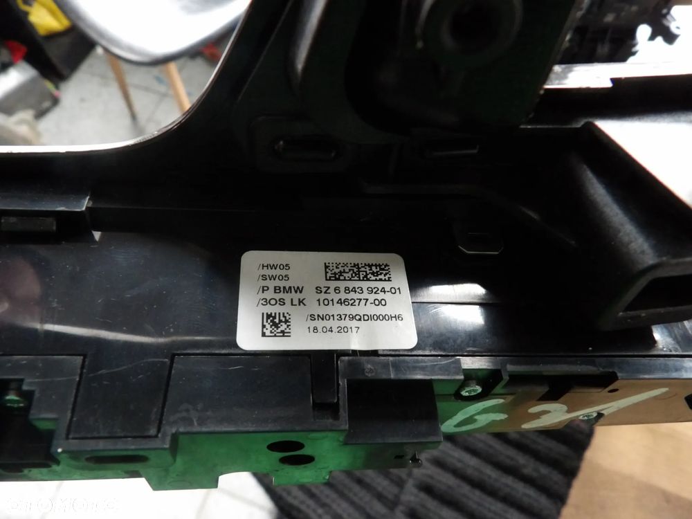 BMW - G30,G31 - PANEL STEROWANIA , PRZEŁĄCZNIK KONSOLI ŚRODKOWEJ - 6843924 - 2