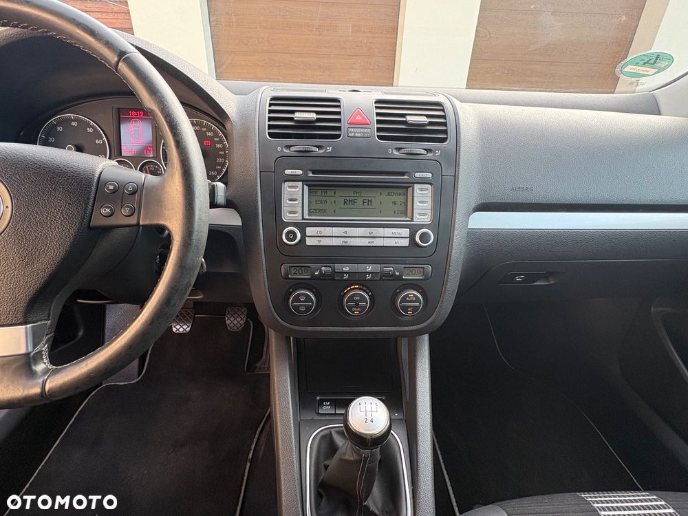 Volkswagen Golf 1.6 United - 25
