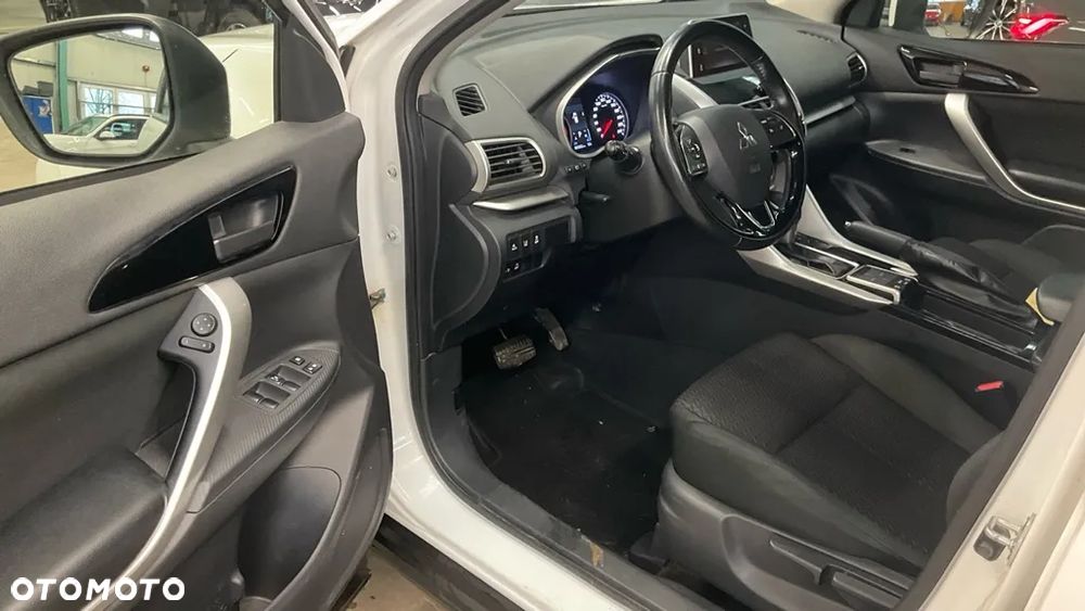 Mitsubishi Eclipse Cross 1.5 T-MIVEC (ClearTec) CVT 2WD Active - 11