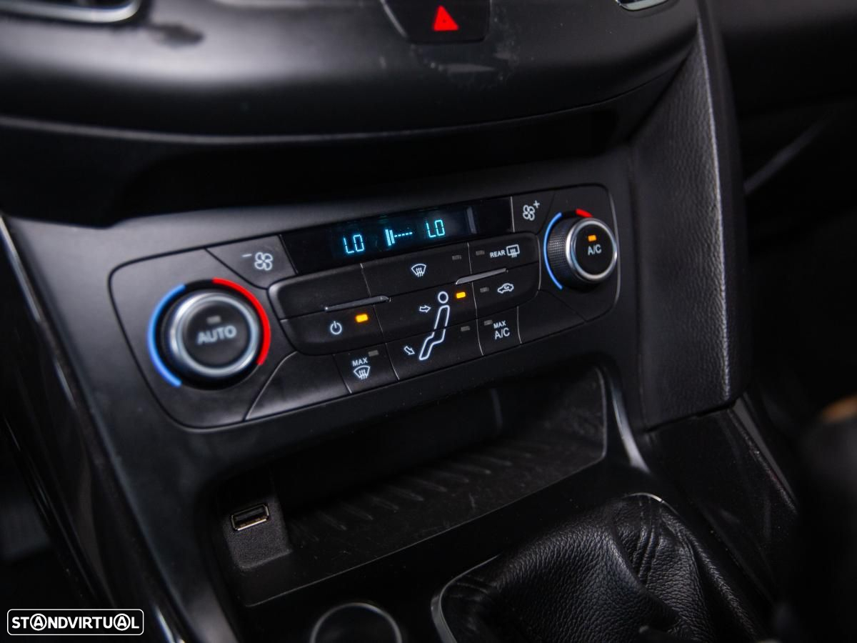Ford Focus SW - 15
