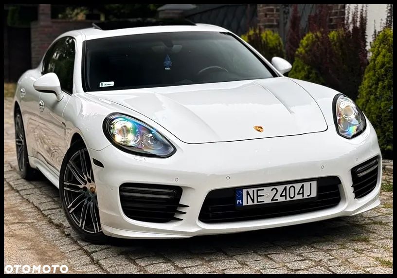 Porsche Panamera GTS PDK - 1