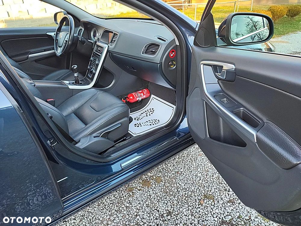 Volvo V60 DRIVe - 22