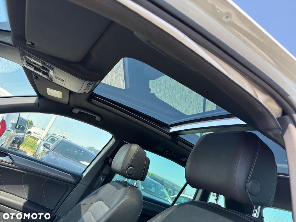 Volkswagen Tiguan 2.0 TDI SCR 4MotION DSG R-Line - 12