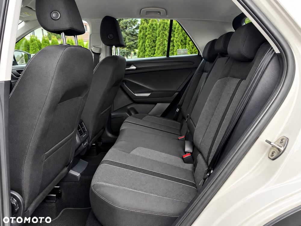 Volkswagen T-Roc - 13