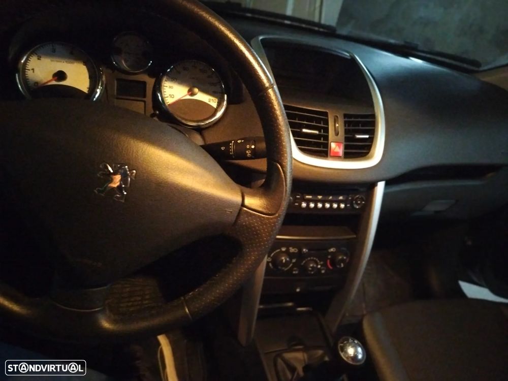 Peugeot 207 1.4 16V Sport - 13