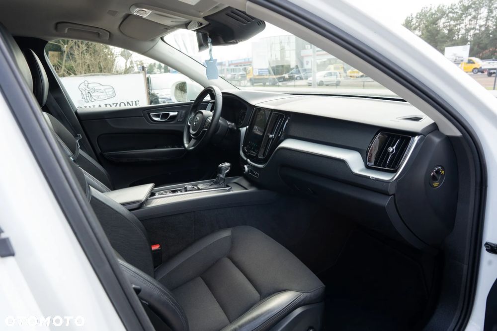 Volvo XC 60 D4 AWD Geartronic Momentum - 24