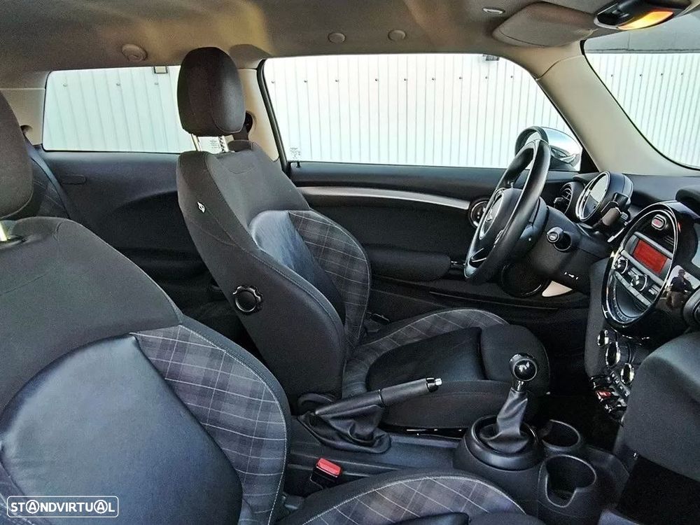 MINI 3 Portas One D - 20