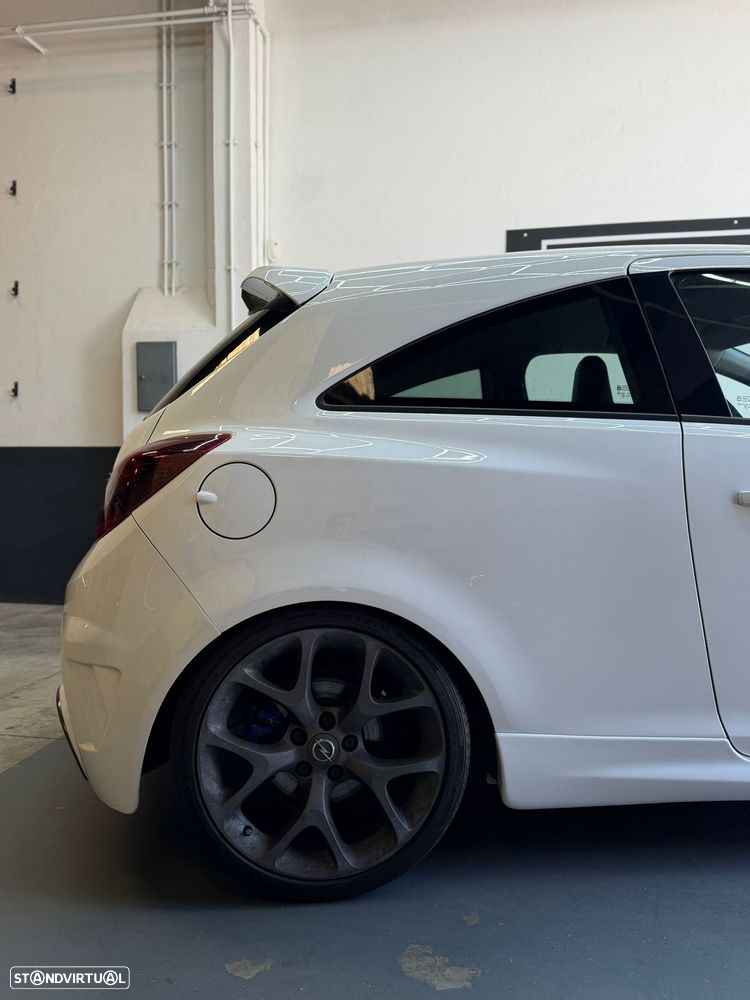 Opel Corsa 1.6 Turbo OPC - 4