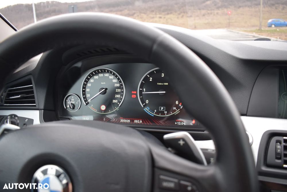 BMW Seria 5 525d Sport-Aut. - 23