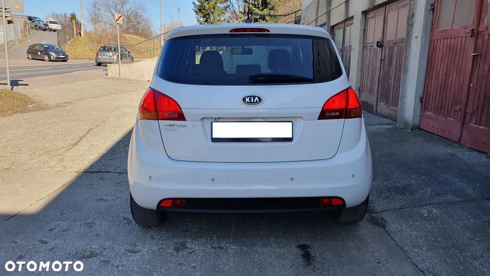 Kia Venga 1.6 CVVT Titanium Collection - 6